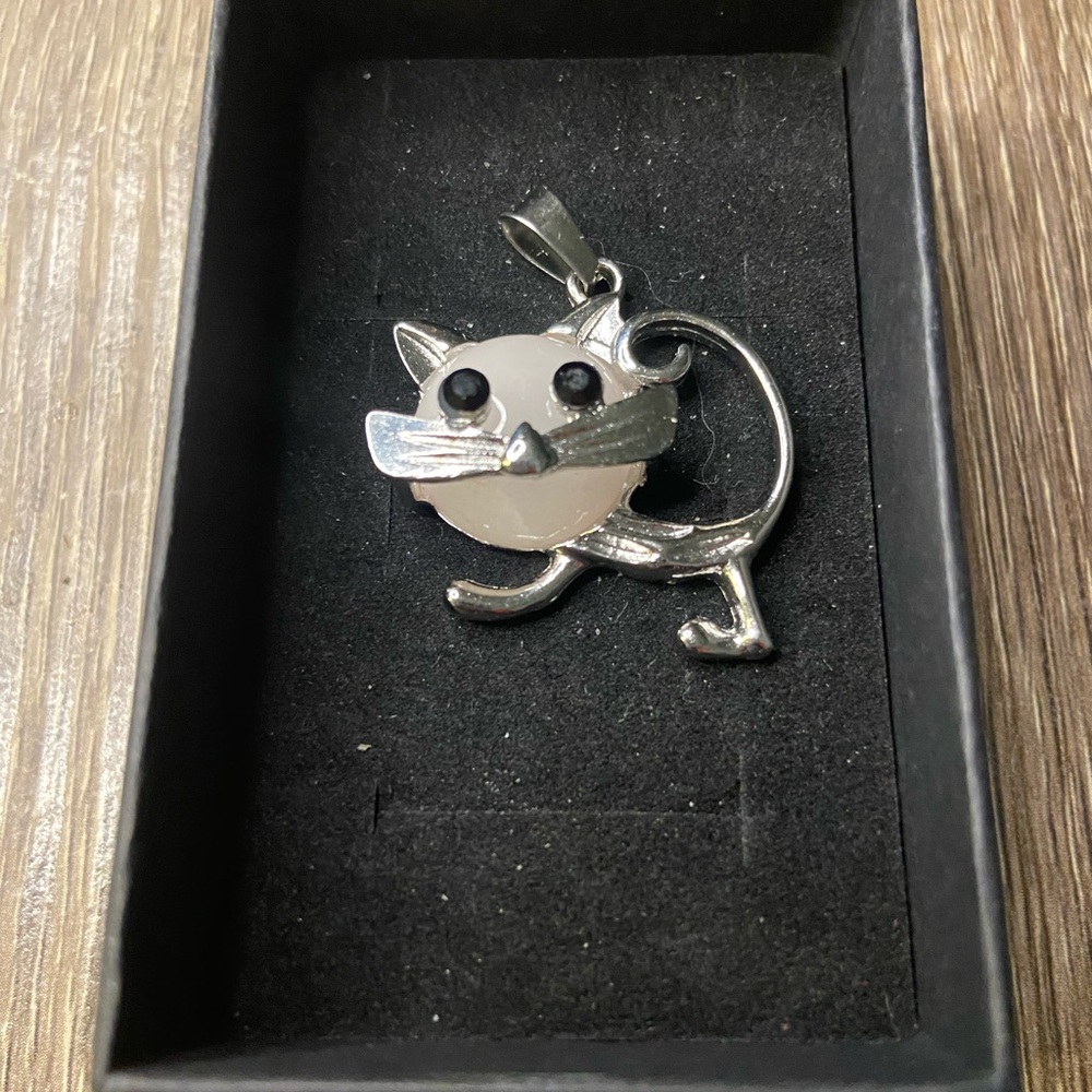 Silver Plated Rose Quartz Cat Pendant